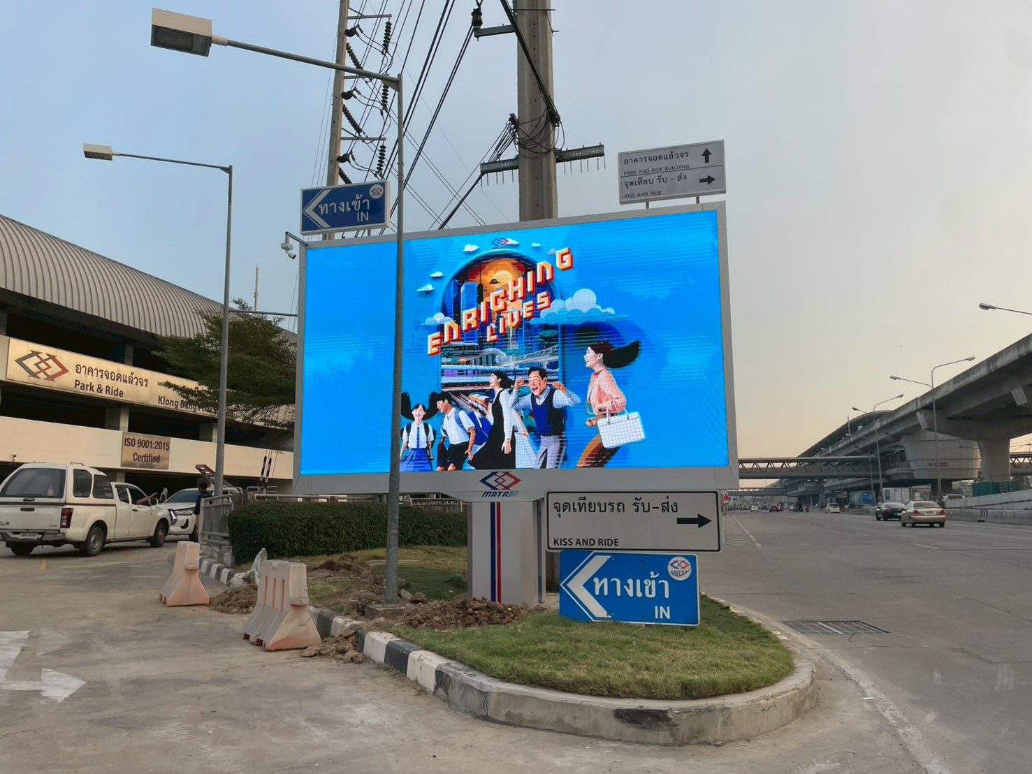 LED Public Information Display Installation Project for Mass Rapid Transit Authority of Thailand (MRTA) project photo 4